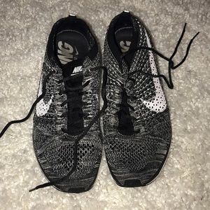 Nike Flyknit Racers Oreo